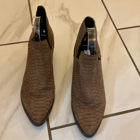 Steve Madden Leather Postal Snake Embossed Ankle Boot/Booties Sz 9.5 - Picture 2 of 7